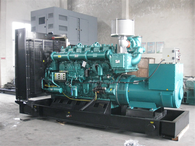 安徽200KW 柴油发电机的油耗是多少？