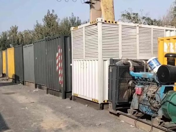 安徽200KW柴油发电机机组每小时油耗是多少？